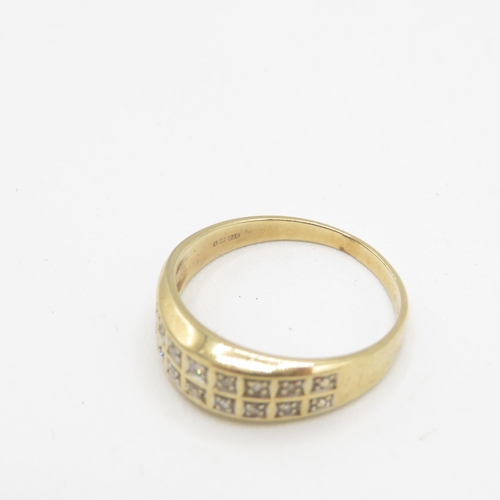 252 - 9ct gold diamond two row half eternity ring (2.7g) Size  R