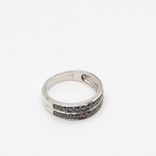 259 - 9ct gold black gemstone two row half eternity ring (3.1g) Size  L
