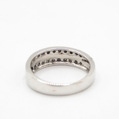 259 - 9ct gold black gemstone two row half eternity ring (3.1g) Size  L