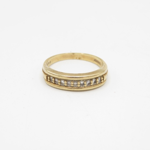 261 - 9ct gold diamond half eternity ring (3.7g) Size  R