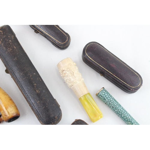 386 - Cheroot Cigarette Cigar Job Lot Vintage / Antique Amber Phenolic Resin Etc