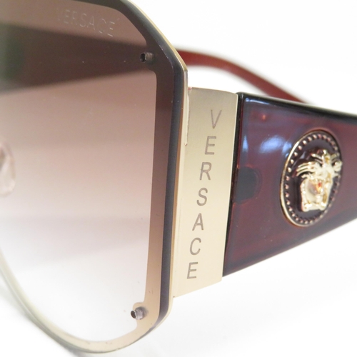 463 - 6 x Designer Sunglasses including Prada / Versace / Guess / Karen Millen / Tommy Hilfiger