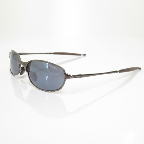 466 - 6 x Designer Sunglasses including  Calvin Klein / Gucci / Fossil / Radley / Police / Oakley