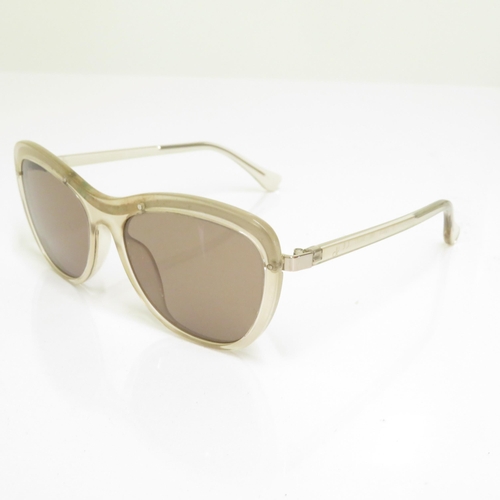 468 - 6 x Designer Sunglasses including  Gucci / Guess / Calvin Klein / Emporio Armani / Ralph