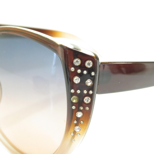 469 - 6 x Designer Sunglasses including  Jessica Simpson / Calvin Klein / Oakley / DKNY / Guess / Dolce & ... 