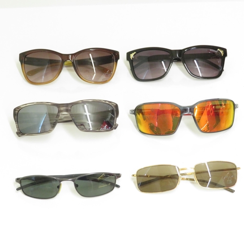 471 - 6 x Designer Sunglasses including  Oakley / Bvlgari / Converse / Guess / Police / Gucci