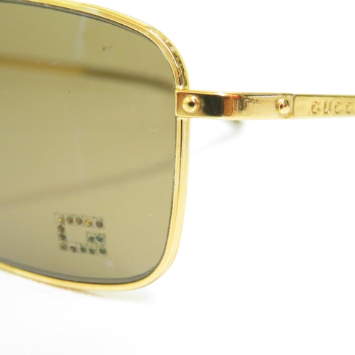 471 - 6 x Designer Sunglasses including  Oakley / Bvlgari / Converse / Guess / Police / Gucci