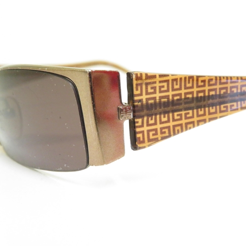 472 - 6 x Designer Sunglasses including Karen Millen / Oakley / Givenchy / Emporio Armani / Ferrari