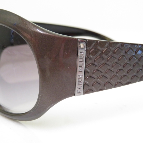 472 - 6 x Designer Sunglasses including Karen Millen / Oakley / Givenchy / Emporio Armani / Ferrari