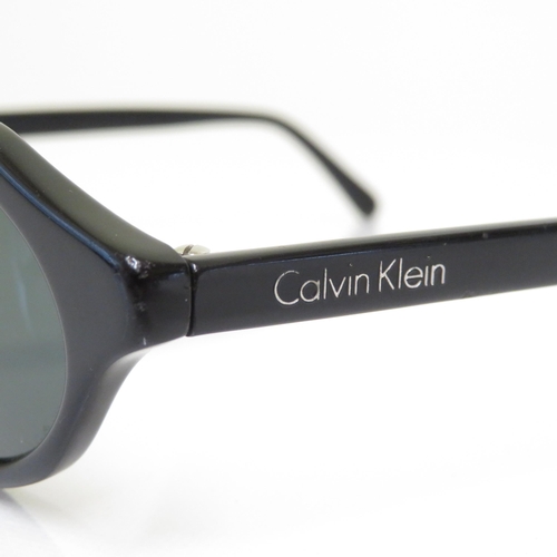 473 - 6 x Designer Sunglasses including Calvin Klein / Bolle / Gucci / Ralph Lauren