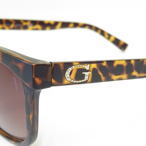 474 - 6 x Designer Sunglasses including Gucci / Guess / Super Dry / Georgio Armani