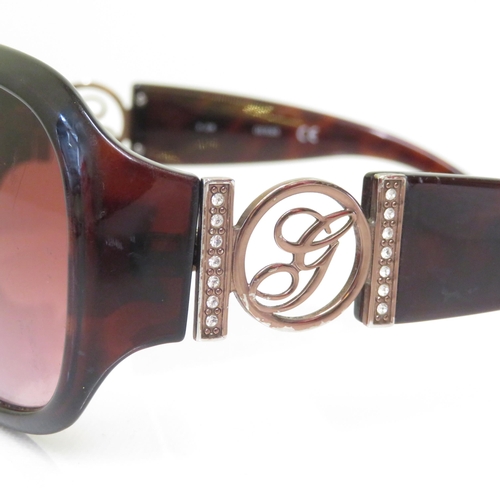 475 - 6 x Designer Sunglasses including Oakley / Guess / Burberry / Emporio Armani / Fossil