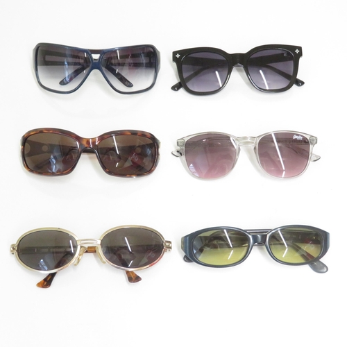 476 - 6 x Designer Sunglasses including Tommy Hilfiger / Louis Vuitton / Ted Baker / Superdry / Calvin Kle... 