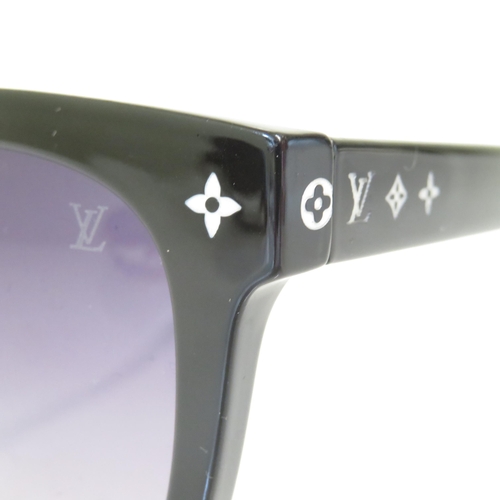 476 - 6 x Designer Sunglasses including Tommy Hilfiger / Louis Vuitton / Ted Baker / Superdry / Calvin Kle... 