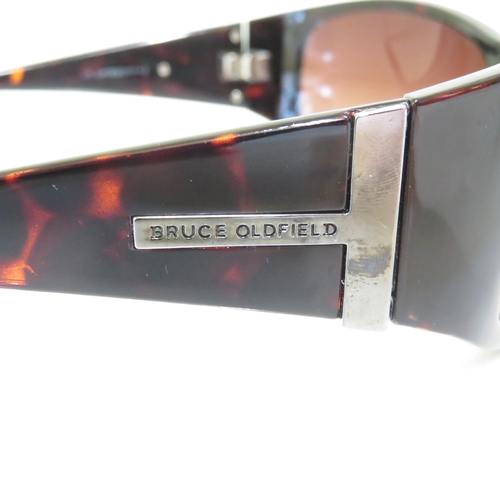 477 - 4 x Designer Sunglasses including Bruce Oldfield / Tom Ford / Roberto Martin / Serengeti - All with ... 