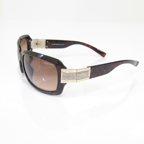 481 - 8 x Designer Sunglasses including Alexander McQueen / Mango / Dryberg Kern / Oscar De La Renta / Ste... 