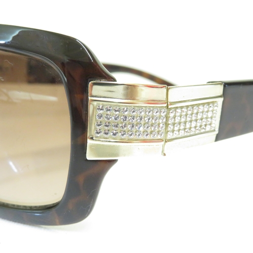 481 - 8 x Designer Sunglasses including Alexander McQueen / Mango / Dryberg Kern / Oscar De La Renta / Ste... 