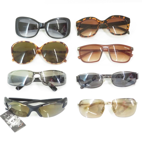 482 - 8 x Designer Sunglasses including Moschino / Tatler / Totes / Tom Ford / Foster Grant / Vast / Sunwi... 