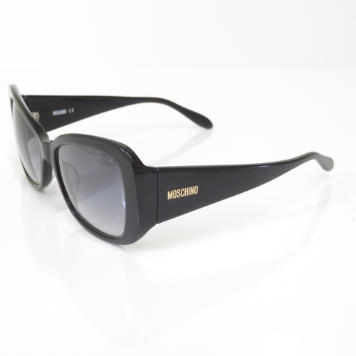 482 - 8 x Designer Sunglasses including Moschino / Tatler / Totes / Tom Ford / Foster Grant / Vast / Sunwi... 