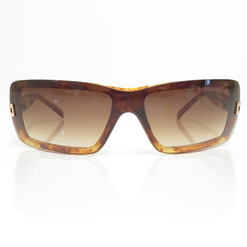 484 - 8 x Designer Sunglasses including Lanvin / Oscar / Foster Grant / Amanda Wakeley / Catherine Malandr... 