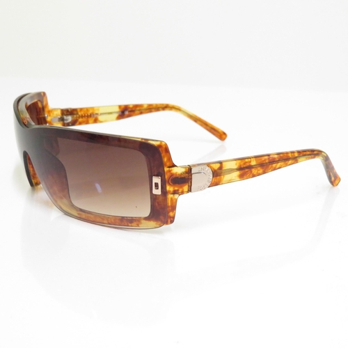 484 - 8 x Designer Sunglasses including Lanvin / Oscar / Foster Grant / Amanda Wakeley / Catherine Malandr... 