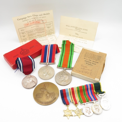 405 - Mixed medal lot inc. Boxed 1935 Jubilee WWII pair - miniatures etc.