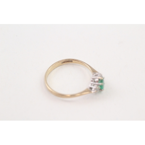 121 - 9ct gold vintage chrysoprase & diamond dress ring, claw set (1.5g) Size  P