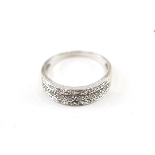 13 - 9ct white gold diamond dress ring (3.1g) Size  P