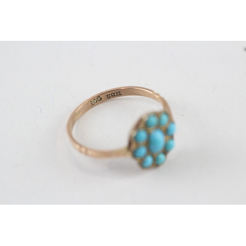 23 - 9ct gold antique turquoise oval cluster ring (1.5g) Size  M