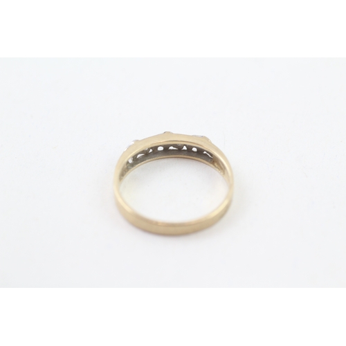 244 - 9ct gold three elephant dress ring (1.9g) Size  N