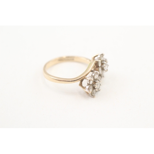 249 - 9ct gold cubic zirconia floral toi et moi ring (3g) Size  M