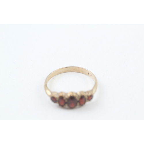 256 - 9ct gold antique garnet five stone ring (2.3g) Size  U