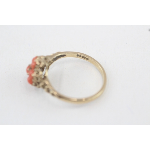 27 - 9ct gold coral floral cluster ring (1.6g) Size  M 1/2