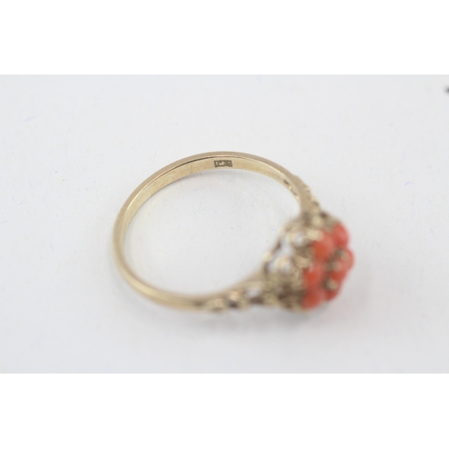 27 - 9ct gold coral floral cluster ring (1.6g) Size  M 1/2