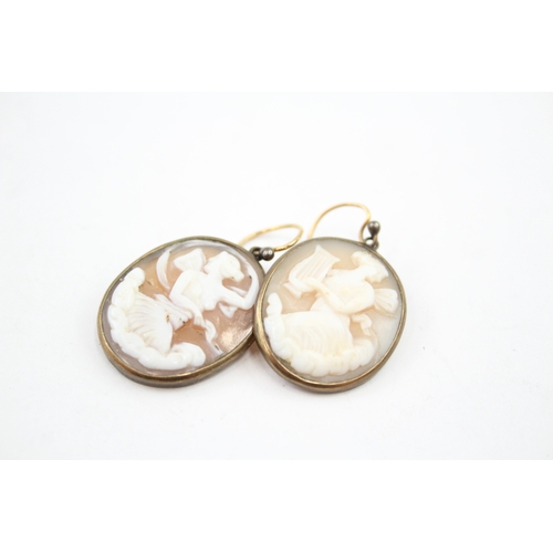 300 - Pair of antique shell cameo drop earrings (5g)