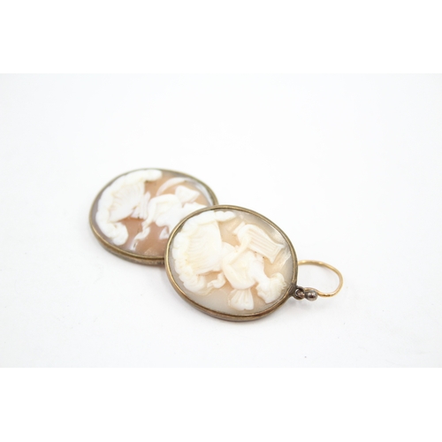 300 - Pair of antique shell cameo drop earrings (5g)