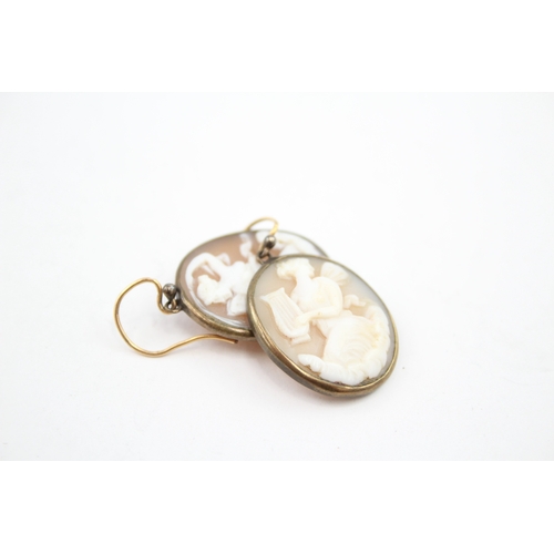 300 - Pair of antique shell cameo drop earrings (5g)