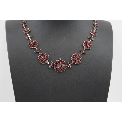 305 - Antique Bohemian Garnet necklace (27g)