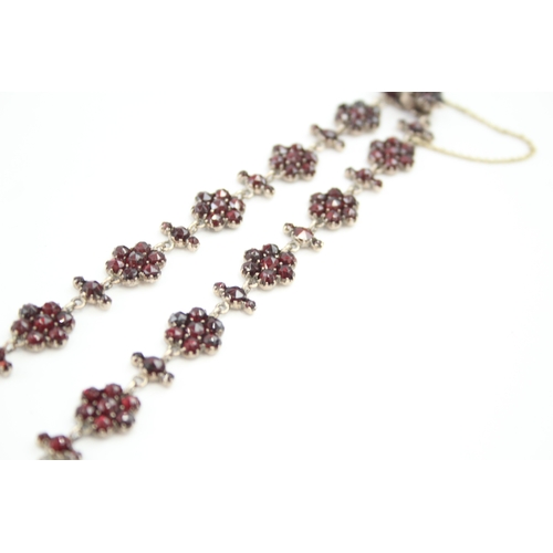 305 - Antique Bohemian Garnet necklace (27g)