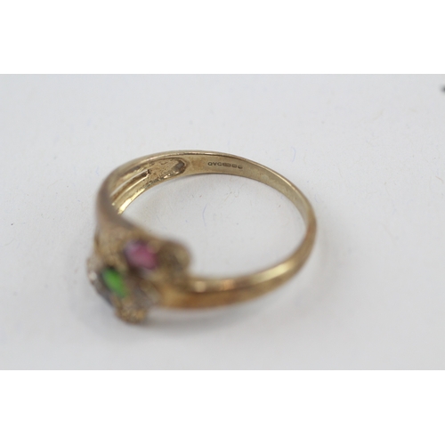 35 - 9ct gold garnet, diopside & iolite three stone ring with diamond highlight (2.8g) Size  S