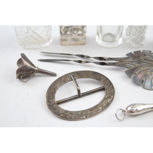 389 - Miscellaneous Silverware