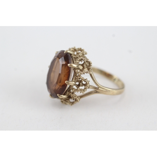 45 - 9ct gold oval citrine single stone ring (5.8g) Size  O 1/2