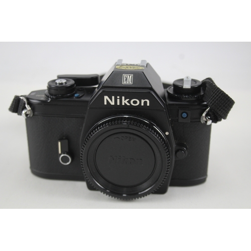 498 - Nikon EM, SLR Film Camera Mechanically Working