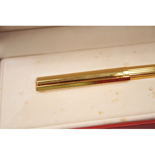 536 - Vintage S.T DUPONT Gold Plated Fountain Pen w/ 18ct Gold Nib WRITING Boxed