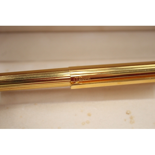 536 - Vintage S.T DUPONT Gold Plated Fountain Pen w/ 18ct Gold Nib WRITING Boxed