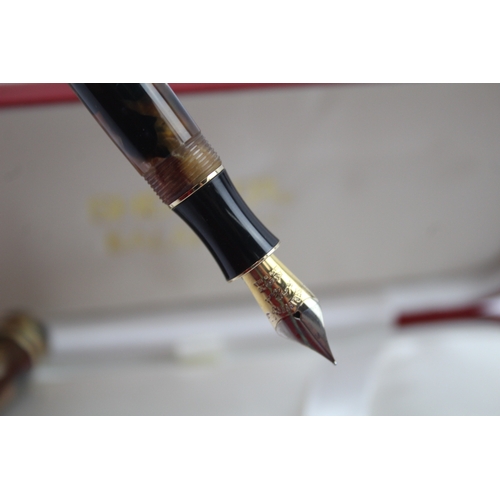 539 - Sheaffer Balance Brown Resin Fountain Pen w/ 18ct Feather Touch Gold Nib WRITING