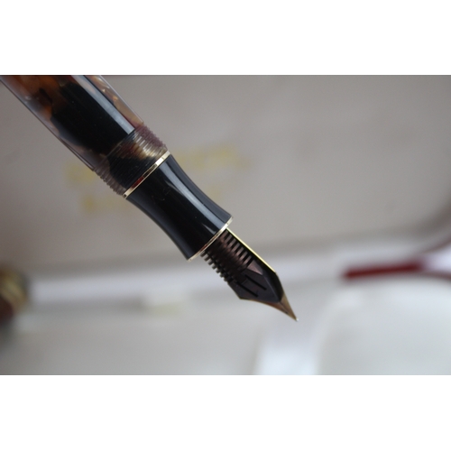 539 - Sheaffer Balance Brown Resin Fountain Pen w/ 18ct Feather Touch Gold Nib WRITING