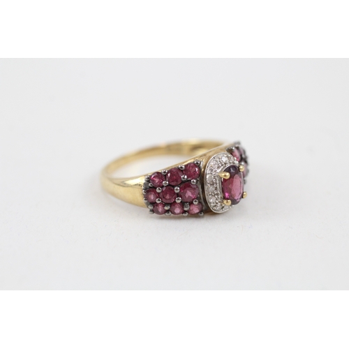 57 - 9ct gold diamond & garnet dress ring (3.5g) Size  R