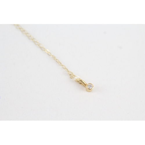 65 - 18ct gold diamond single stone pendant necklace with 9ct gold chain (1g)