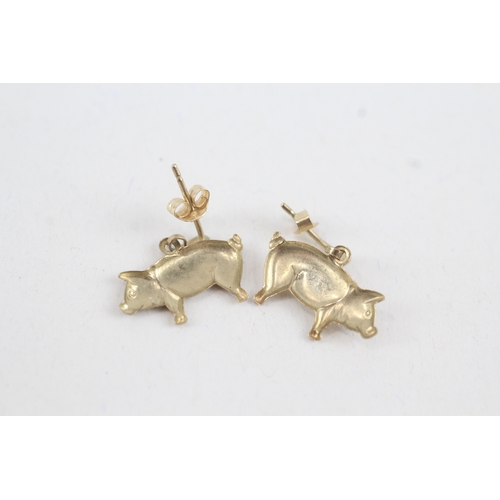 67 - 9ct gold piggy drop earrings (0.5g)